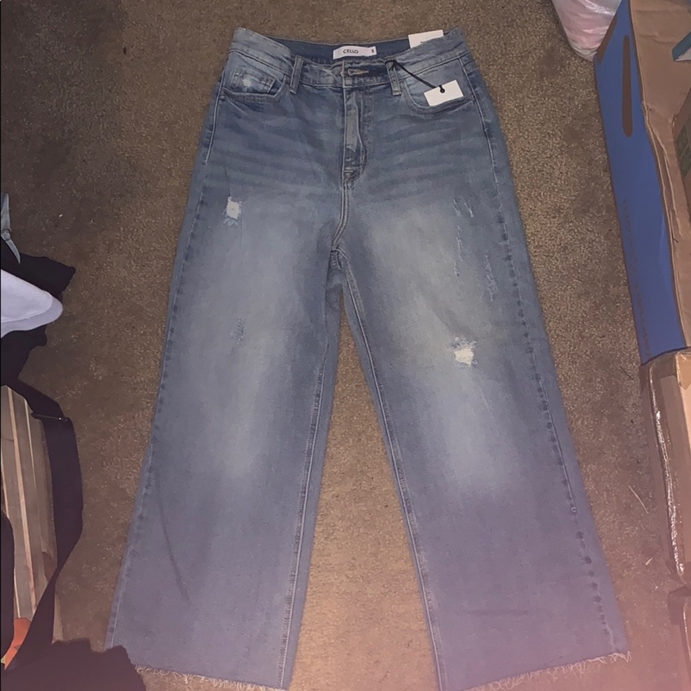 Cropped wide leg jeans